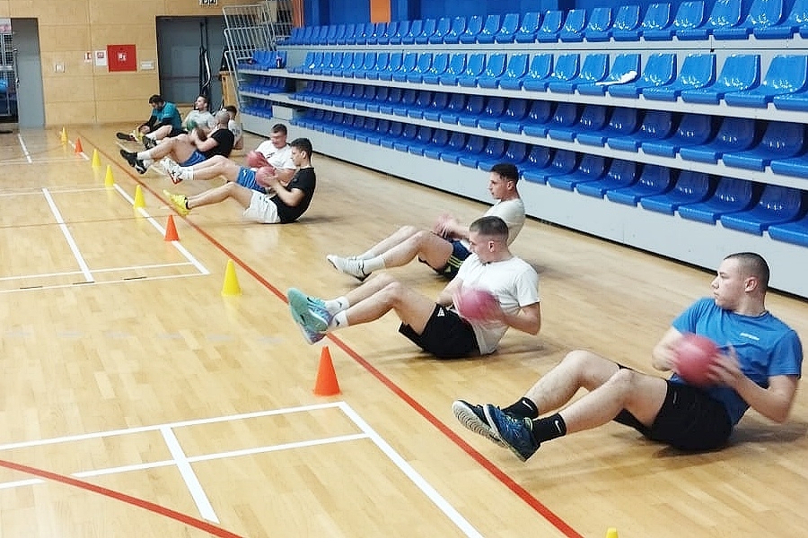 Siniša Linić u dvorani održao prvi trening nogometaša Vihora