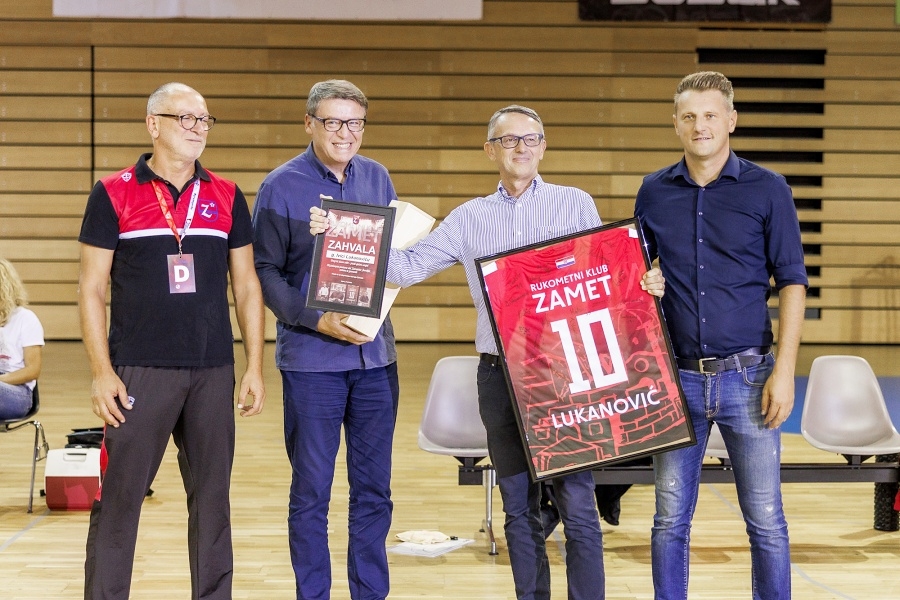 Čelnici Zameta prigodnim darom zahvalili bivšem dopredsjedniku Ivici Lukanoviću