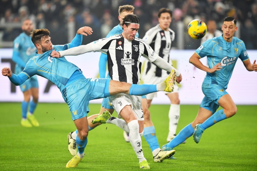 Pogledajte sukob Dušana Vlahovića i navijača, Juventus četvrti put uzastopno remizirao