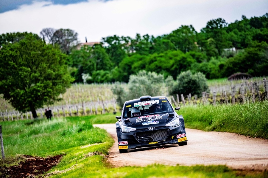 Rok Turk četvrti put slavio na Rallyju Poreč, treći put sa suvozačicom Blankom Kacin