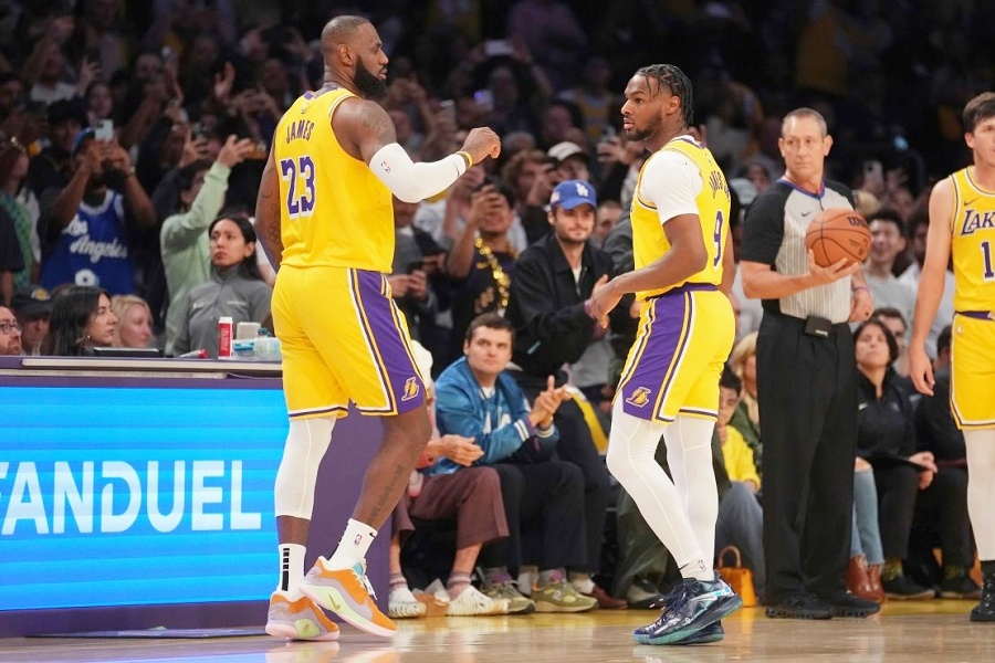 Pogledajte kako su LeBron i Bronny James ušli u povijest NBA