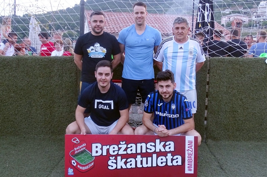 Tometići osvojili Brežansku škatuletu, pogledajte kako je trofej sletio u Brege