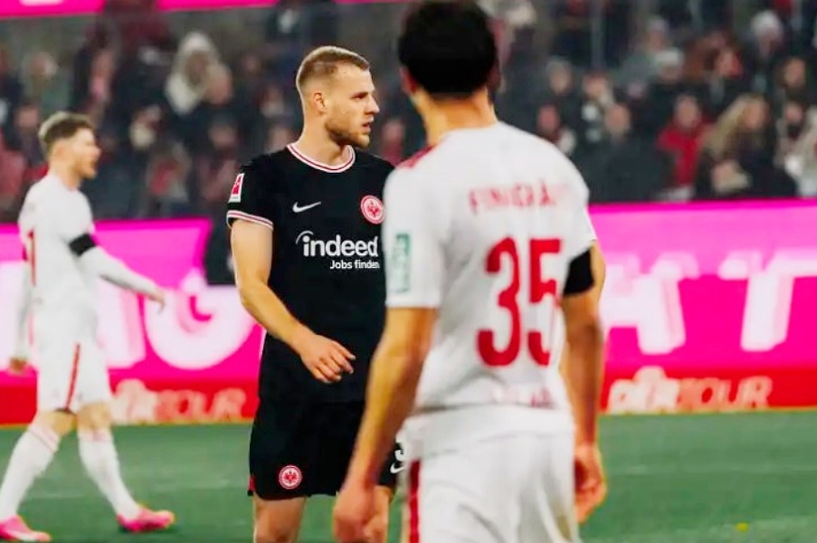 Bundesliga: Hrvoje Smolčić odigrao cijelu utakmicu, Eintracht poražen s devet igrača