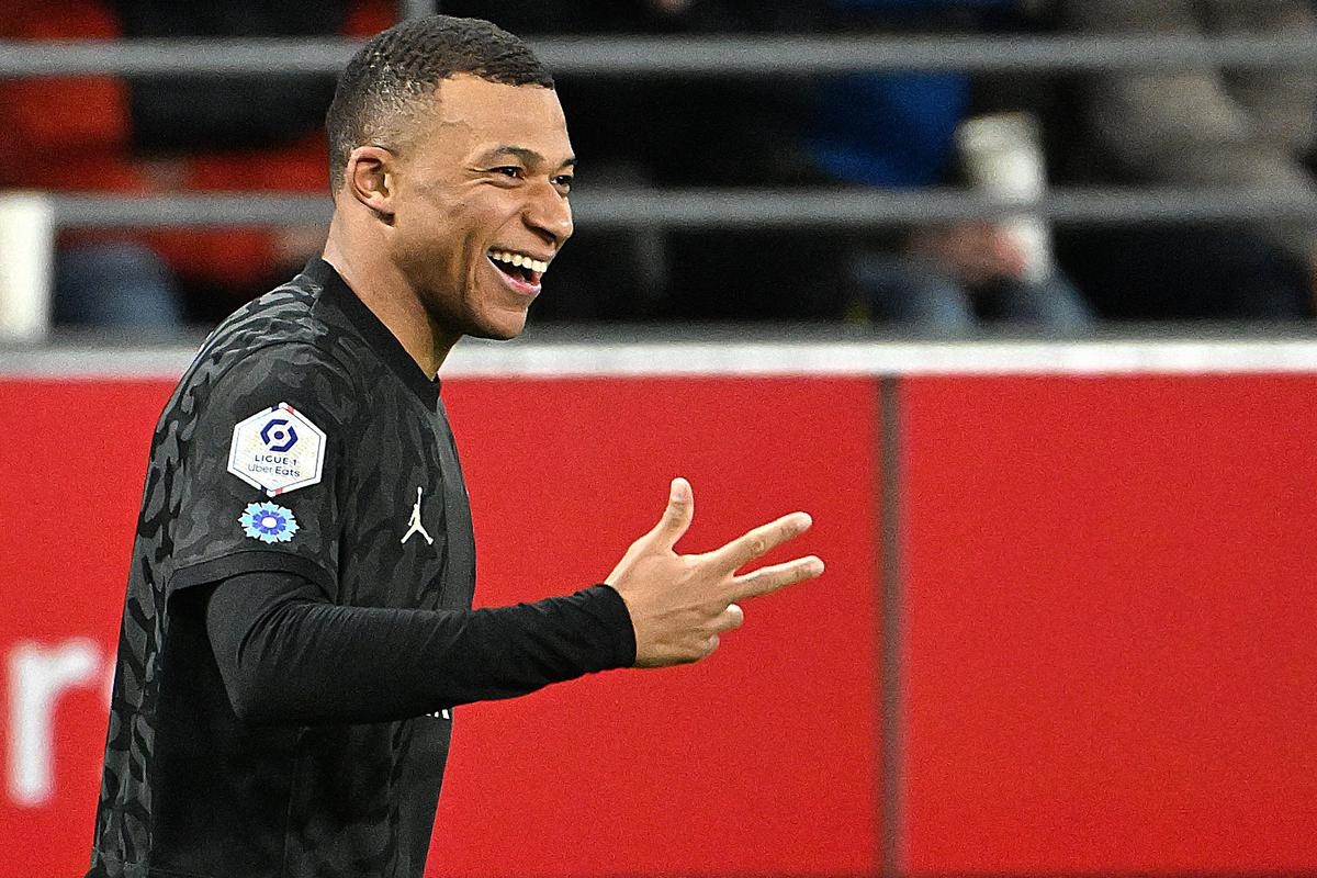 Kylian Mbappe ostvario hat-trick,  Luis Enrique nije zadovoljan njegovom igrom