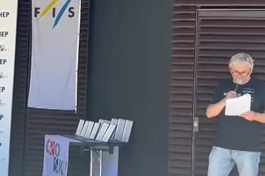 Nema za Erora greške ni na engleskom, i dalje časno obavlja svoje dužnosti