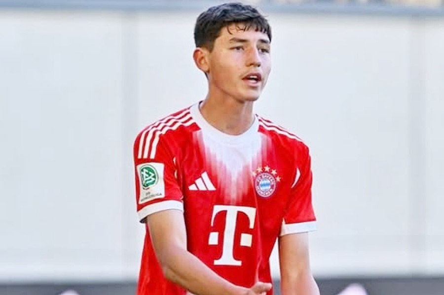 Filip Pavić u kockastom dresu, mladi igrač Bayerna odlučio igrati za Hrvatsku