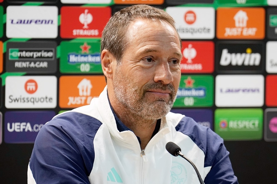 Ajax traži novog trenera, John van't Schip odlazi na kraju sezone
