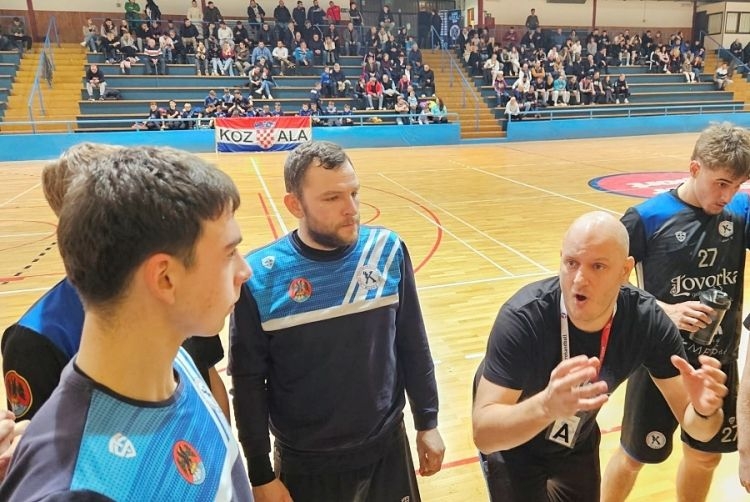 Kozala poražena u Rovinju, Umažani prejaki za Senjane