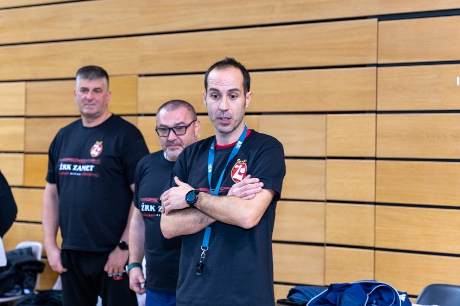 Mateo Hrvatin službeno predstavljen, novi  trener rukometašica Zameta odradio prvi trening