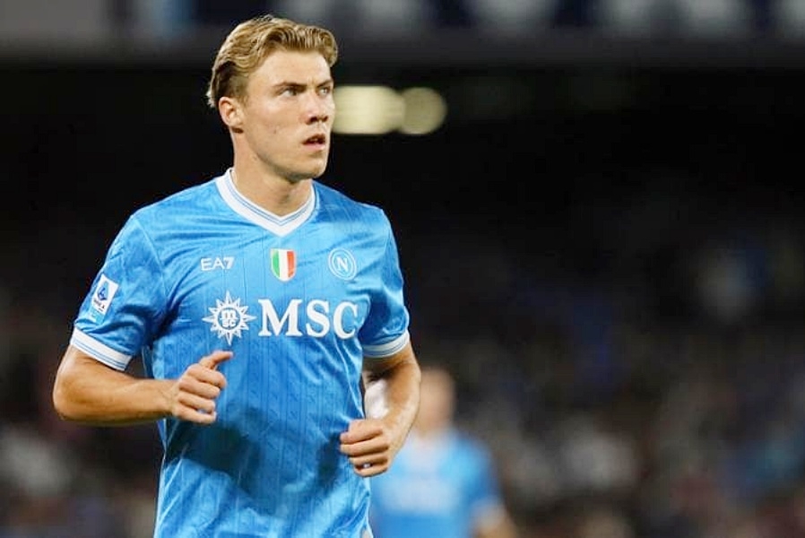 Direktor Napolija  tvrdi da se Rasmus Hojlund ne želi vratiti u Manchester United